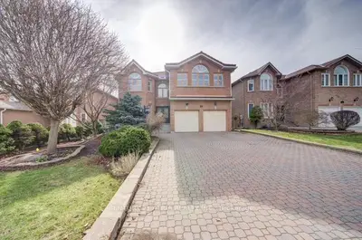 Detached in Richmond Hill