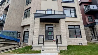 Att/Row/Townhouse in Vaughan