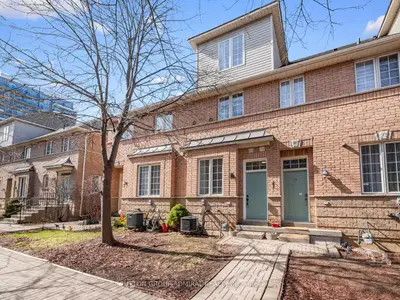 Condo Townhouse in Richmond Hill