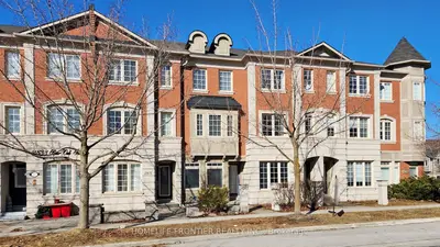 Att/Row/Townhouse in Markham