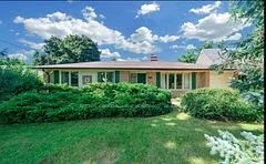 379 Sugar Maple Lane, Richmond Hill, ON L4C 4C3