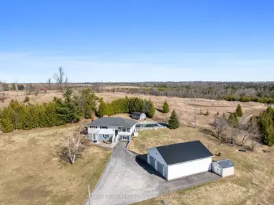 Detached in Brock
