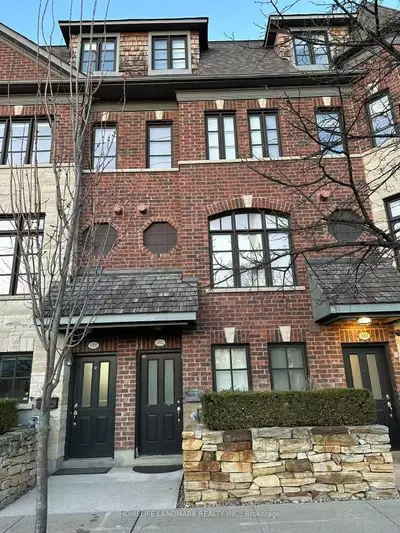 Att/Row/Townhouse in Vaughan