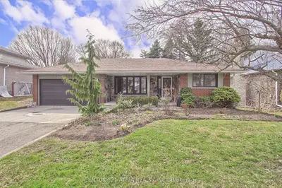 120 Lorne Avenue, Newmarket, On L3y 4j6