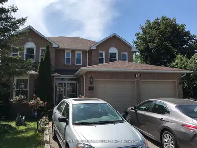 Detached in Richmond Hill
