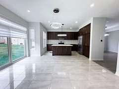 3 Father Muckle Avenue, Georgina, ON L4P 0E8
