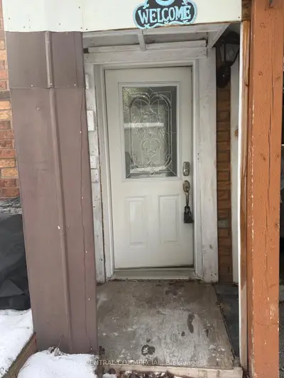Att/Row/Townhouse in Bradford West Gwillimbury