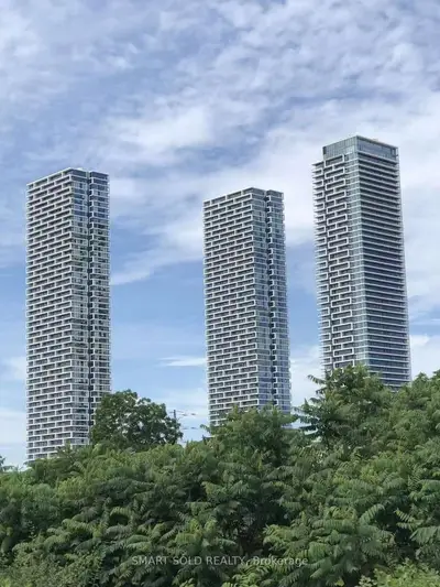 Condo Apartment in Vaughan