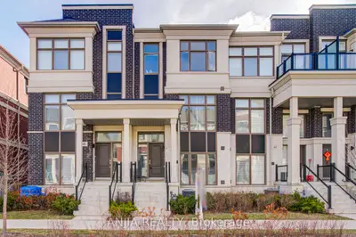 Att/Row/Townhouse in Markham