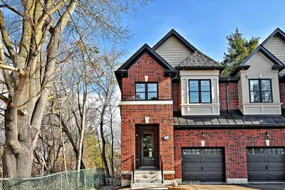 Semi-Detached in Aurora