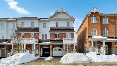 Att/Row/Townhouse in Markham