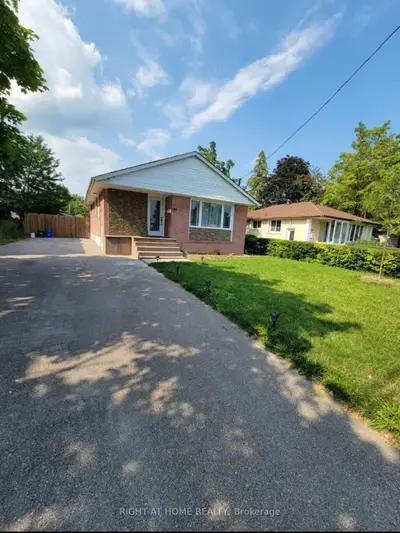 Detached in Richmond Hill