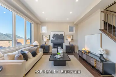61 Frank Kelly Drive, East Gwillimbury, On L9n 0v2