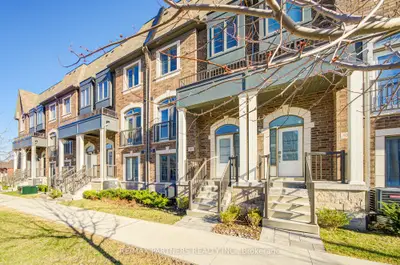 Att/Row/Townhouse in Markham