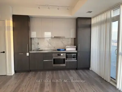 Condo Apartment in Vaughan