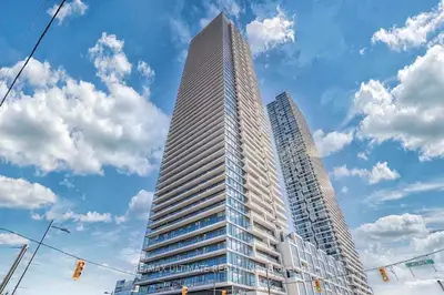 Condo Apartment in Vaughan