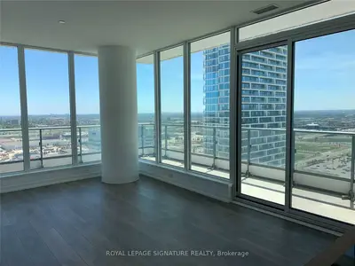 Condo Apartment in Vaughan