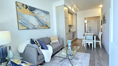 Condo Apartment in Vaughan