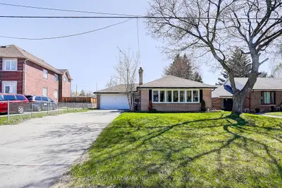 Detached in Richmond Hill