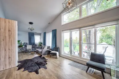Upper Level in Georgina
