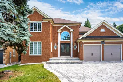 805 Lockwood Circle, Newmarket, On L3x 1k8