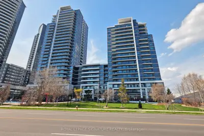 Condo Apartment in Markham