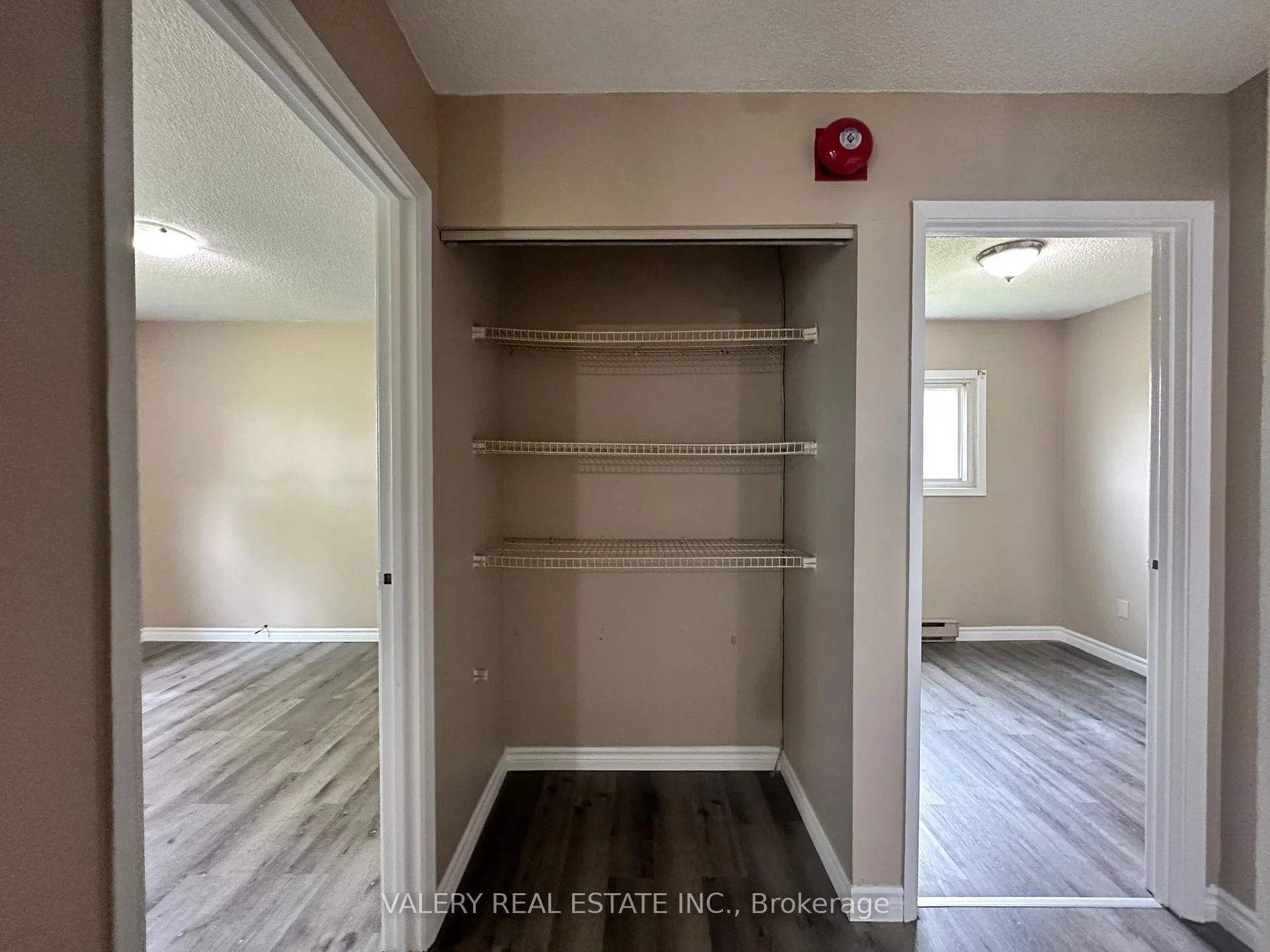 9 Lowndes Avenue 1, Georgina, ON L4P 3K6