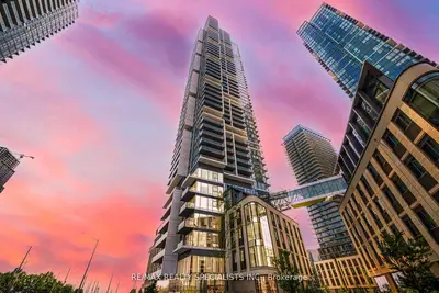 Condo Apartment in Vaughan