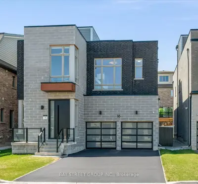 Detached in Richmond Hill