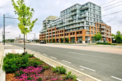 Condo Apartment in Richmond Hill