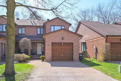 Semi-Detached Condo in New Tecumseth