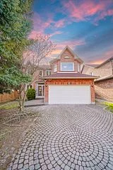 28 Samantha Circle, Richmond Hill, ON L4B 2R7