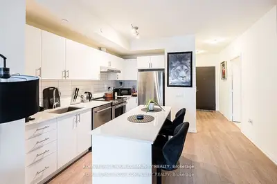 9000 Jane Street 2204, Vaughan, On L4k 0m6
