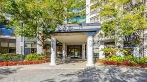 18 Harding Boulevard 122, Richmond Hill, On L4c 0t3