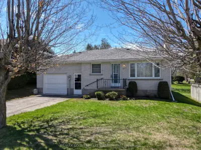 Detached in Brock