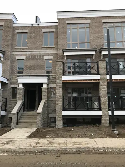 Condo Townhouse in Markham