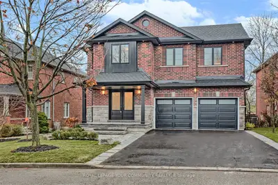 Detached in Richmond Hill