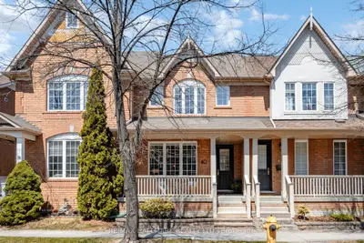 Att/Row/Townhouse in Markham