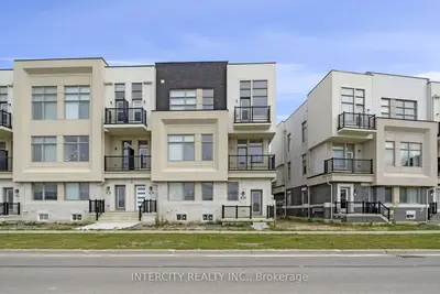 Att/Row/Townhouse in Markham