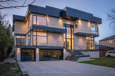 Detached in Richmond Hill