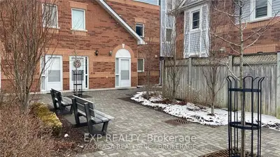Condo Townhouse in Whitchurch-Stouffville