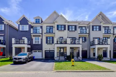 Att/Row/Townhouse in Whitchurch-Stouffville