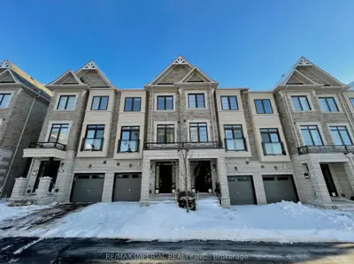 18 William Adams Lane, Richmond Hill, On L4s 0l9