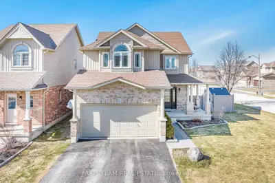 Detached in Essa