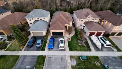 125 Humberland Drive, Richmond Hill, On L4e 3y6