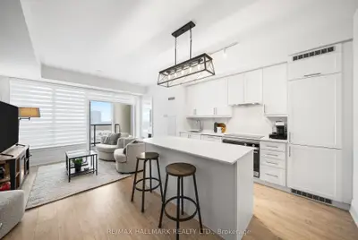 Condo Apartment in Vaughan