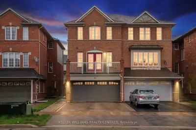Semi-Detached in Aurora