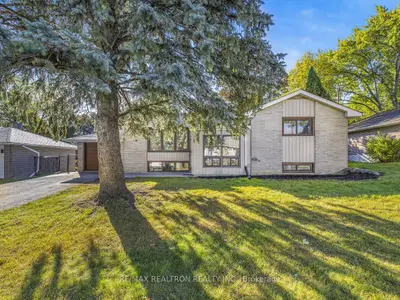 Detached in Aurora