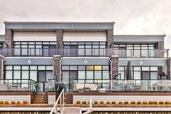 Att/Row/Townhouse in Innisfil