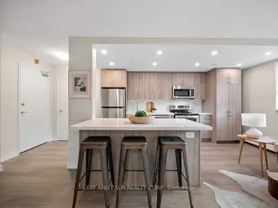 150 Colborne Avenue 301, Richmond Hill, On L4c 2k1